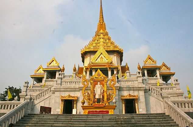 Top 10 Tourist Attractions in Bangkok, Wat Traimit