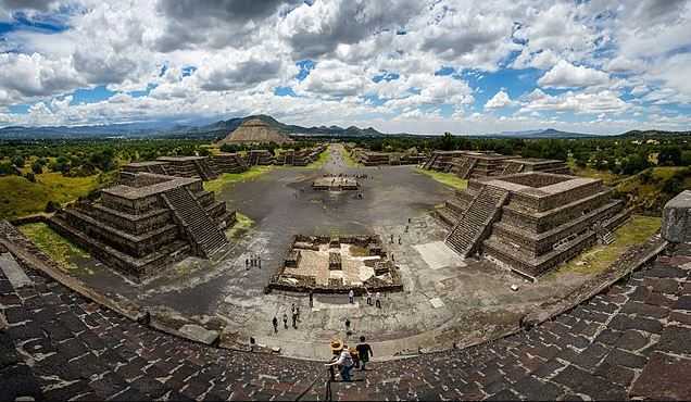 Teotihuacan, flying balloon